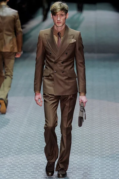 Look 38